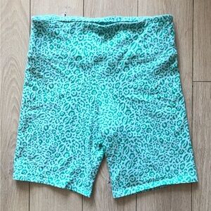 Billabong Leopard Print Biker Shorts in Light Blue Size M